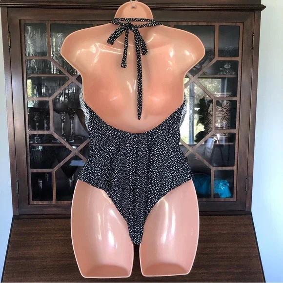 Two swimsuits - Picture 7 of 8